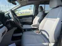 Recent Arrival! 3rd row seats: split-bench, 7 Speakers, AM/FM radio, Apple CarPlay/Android Auto, Aut... (image 7)