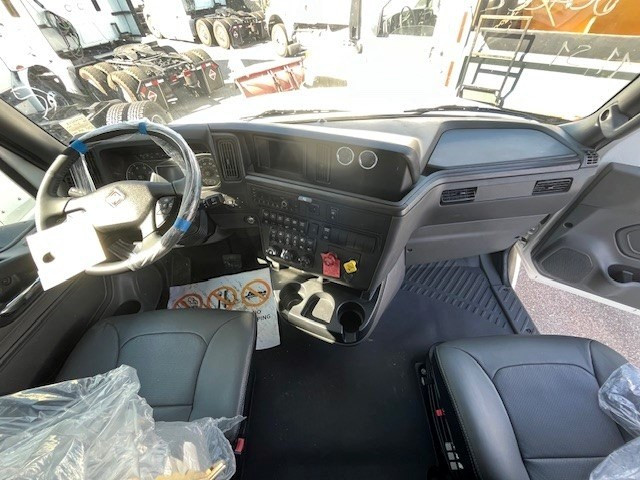 2025 International LT 6x4 in Heavy Trucks in Edmonton - Image 2