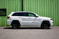 This 2021 Jeep Grand Cherokee is for sale today. This SUV has 58,934 kms. It's bright white in colou... (image 1)