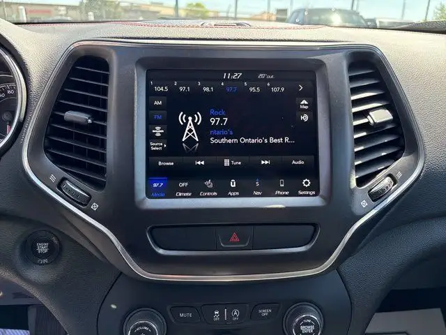 2022 Jeep Cherokee TRAILHAWK**3.2L**V6**4X4**8.4 in Cars & Trucks in Mississauga / Peel Region - Image 20