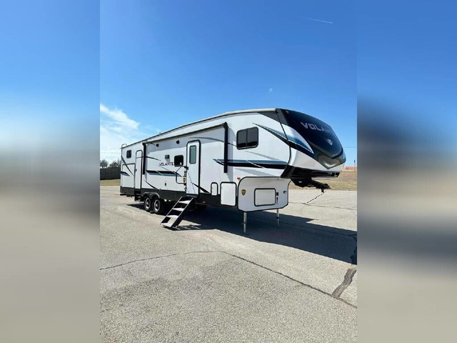 2022 KEYSTONE VOLANTE 310BG FIFTH WHEEL: $233 BW! in Travel Trailers & Campers in City of Toronto - Image 4