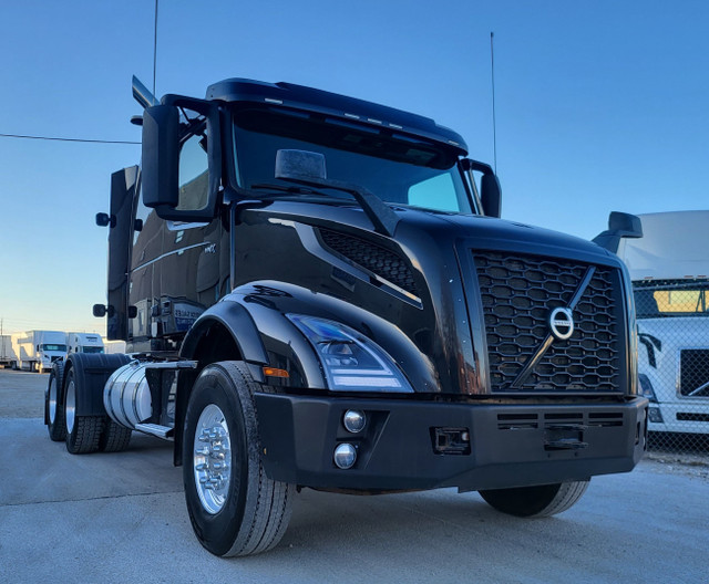 2021 Volvo VNX 400 in Heavy Trucks in Mississauga / Peel Region - Image 3