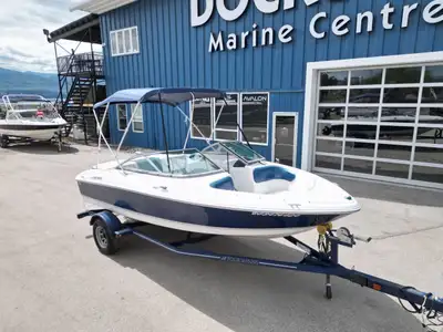 The 2012 Four Winns 180 LE is a 17-foot bowrider designed for boaters seeking a versatile and reliab...