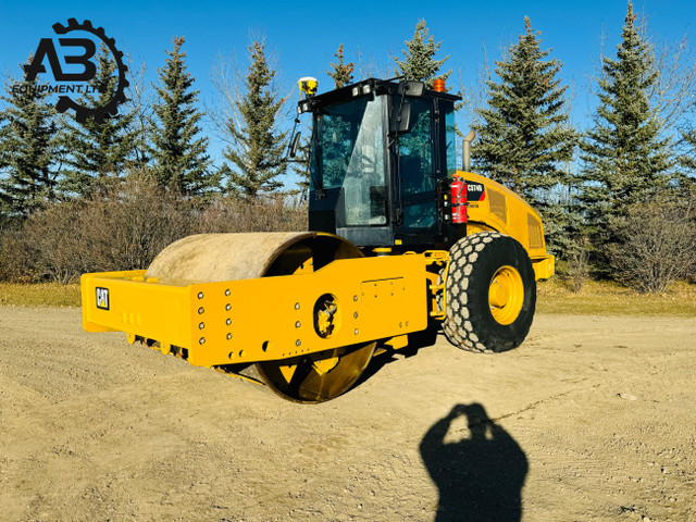 2016 CAT CS74B ROLLER in Heavy Equipment in Calgary