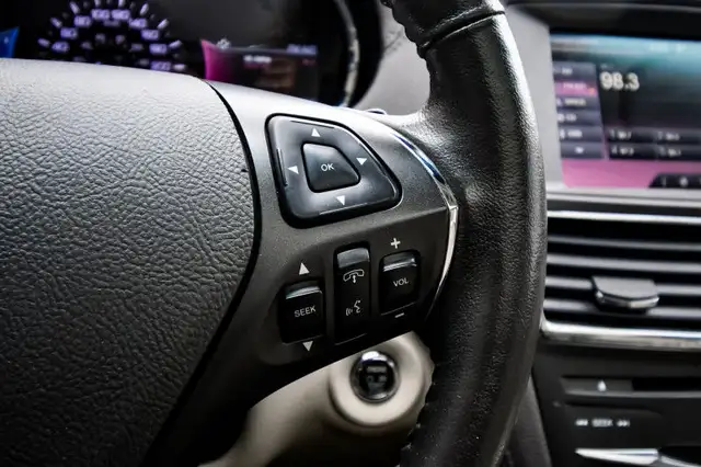 2014 Lincoln MKT ECOBOOST in Cars & Trucks in Ottawa - Image 21