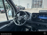 Mercedes-Benz Rive-Sud, la destination Mercedes-Benz par excellence. Bienvenue en première classe. D... (image 8)