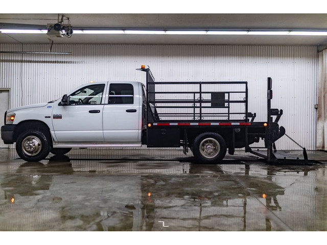 2008 Dodge Ram 3500 4x2 Crew Cab ST Dually Deck HEMI in Cars & Trucks in Red Deer - Image 3