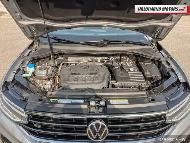 2022 Volkswagen Tiguan Comfortline R-Line Black Edition in Cars & Trucks in Hamilton - Image 14
