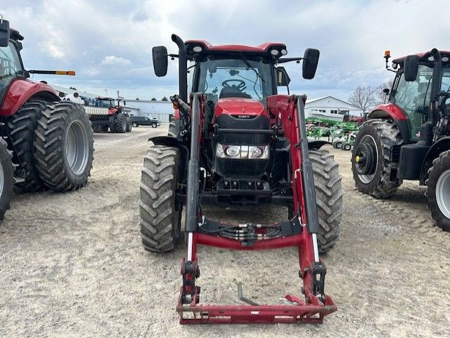 2017 CASE IH MAXXUM 150 MC T4B TRACTOR WITH LOADER in Farming Equipment in London - Image 2