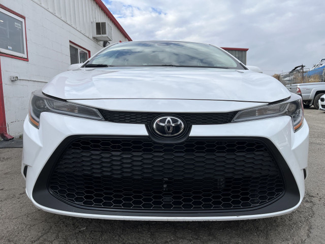 2022 Toyota Corolla LE | HEATED SEATS | SUNROOF | 1.8L | FUEL EF in Cars & Trucks in Calgary - Image 2