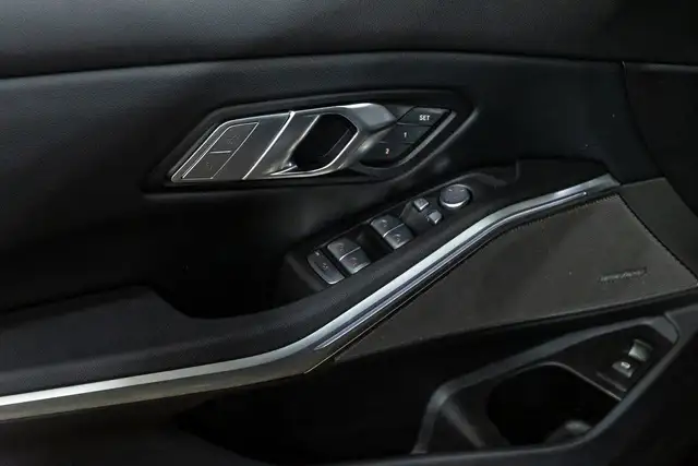2023 BMW 3 Series 330i xDrive | Sportivité élégante in Cars & Trucks in City of Montréal - Image 19