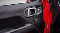 *Black Leather-Faced Bucket Seats, Heated Steering Wheel, Front Heated Seats, Trac-Lok Limited-Slip... (image 9)