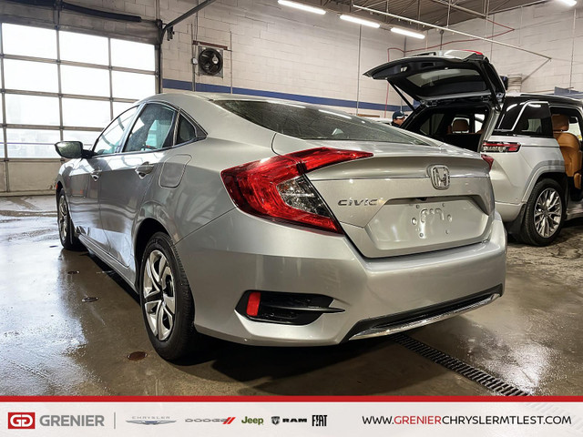 2020 Honda Civic Sedan in Cars & Trucks in City of Montréal - Image 4