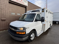 2019 Chevrolet Express 4500 Ambulance 6.0L V8 Gas RWD DRW Automatic Transmission 327,221 KM Power Wi... (image 1)