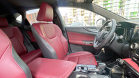Modèle Premium. Apple Carplay, Sièges chauffants et ventilés en avant, volant chauffant, caméra de r... (image 5)