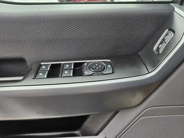 2023 Ford F-150 XLT 4WD SuperCrew 5.5' Box, 3.3L V6 Gas, XTR Pac in Cars & Trucks in St. Albert - Image 16