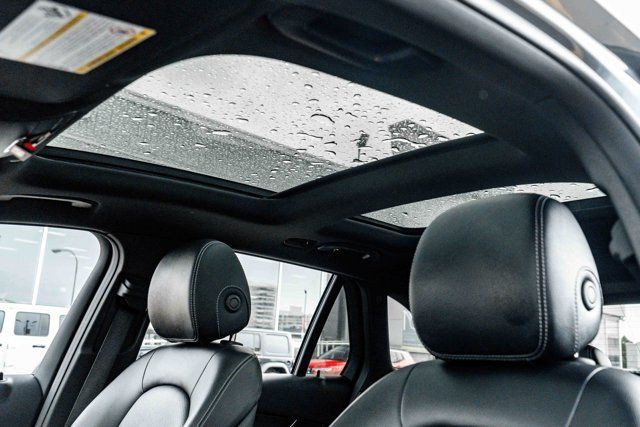 2021 Mercedes-Benz GLC 300 4MATIC Pano Roof Heated Seats Navi in Cars & Trucks in City of Toronto - Image 4