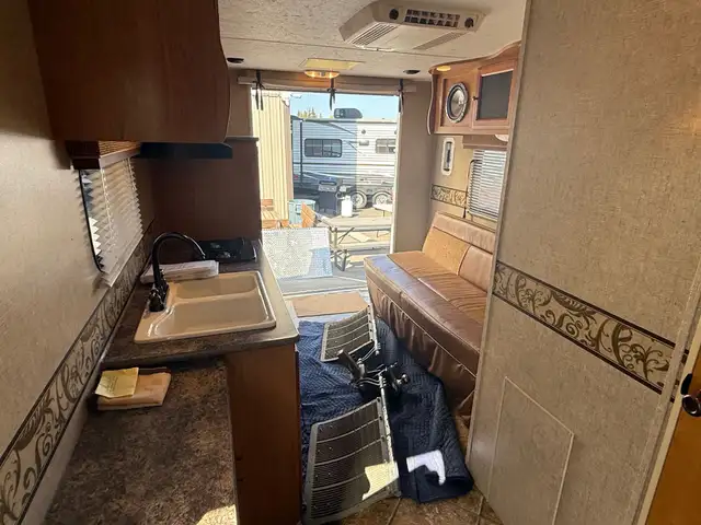 2014 KZ MXT 160 Toy Hauler in Travel Trailers & Campers in St. Albert - Image 15