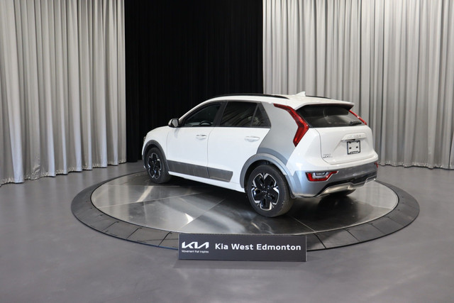 2023 Kia Niro EV Limited w/Snow White Pearl & Grey Exterior A... in Cars & Trucks in Edmonton - Image 4