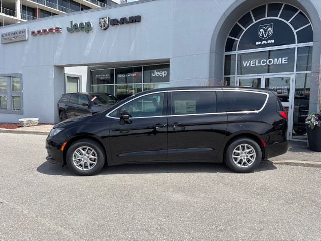 2025 Chrysler Grand Caravan SXT in Cars & Trucks in Markham / York Region - Image 4