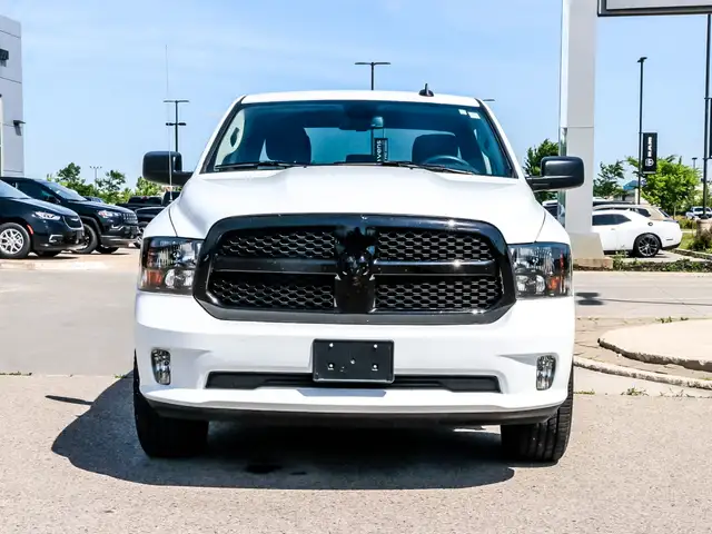2023 RAM 1500 Classic Tradesman HEMI 5.7L V8 | Night Edition... dans Autos et camions dans London - Image 3