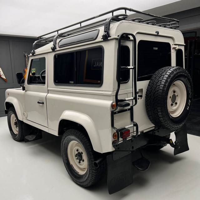 1997 Land Rover Defender in Classic Cars in Guelph - Image 4