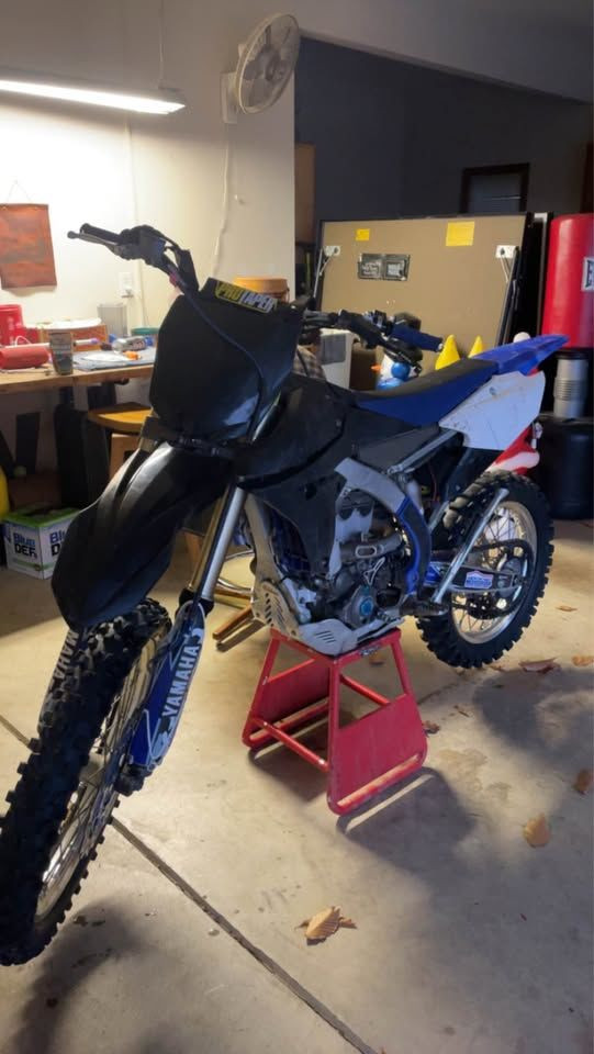 2015 YAMAHA YZ250F-BLUE! in Dirt Bikes & Motocross in Saskatoon - Image 4