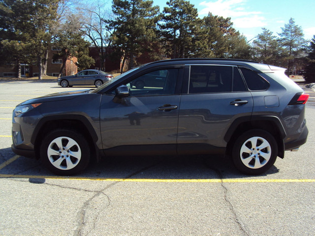 2020 Toyota RAV4 LE in Cars & Trucks in Ottawa - Image 4