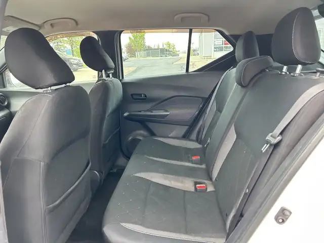 2019 Nissan Kicks S FWD - AIR CONDITIONING / BACK UP CAMERA in Cars & Trucks in Calgary - Image 16