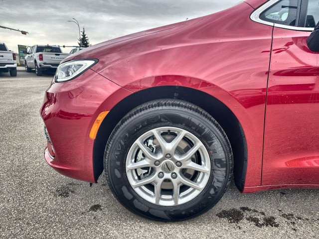 2024 Chrysler Pacifica in Cars & Trucks in Edmonton - Image 2