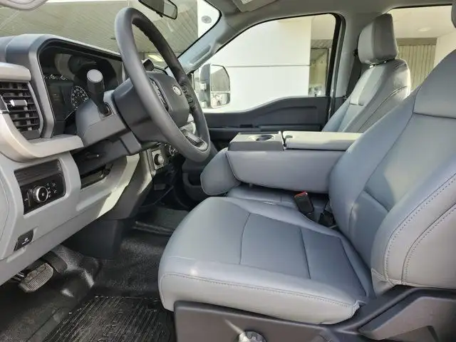 2025 Ford Super Duty F-350 SRW XL|OFF ROAD PKG|HD dans Autos et camions dans Calgary - Image 12