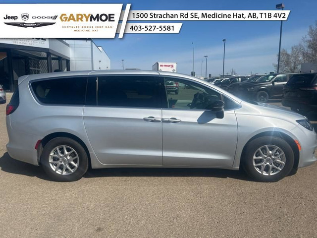 2024 Chrysler Grand Caravan SXT - Heated Seats in Cars & Trucks in Medicine Hat - Image 2