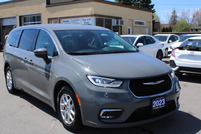 2023 Chrysler Pacifica Touring L in Cars & Trucks in Mississauga / Peel Region