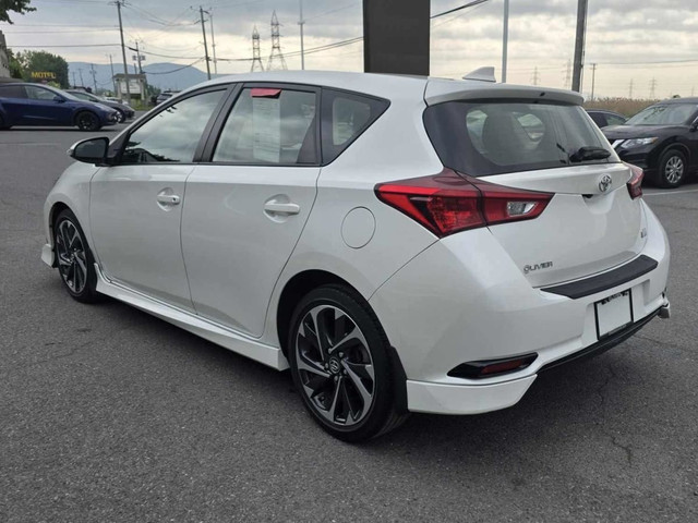 2017 Toyota Corolla iM Hayon Bancs chauffants Cruise Caméra Mags in Cars & Trucks in Longueuil / South Shore - Image 4