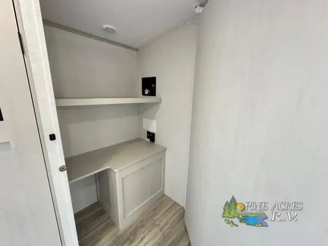 2025 Dutchmen RV Astoria 2913FK in Travel Trailers & Campers in Truro - Image 31