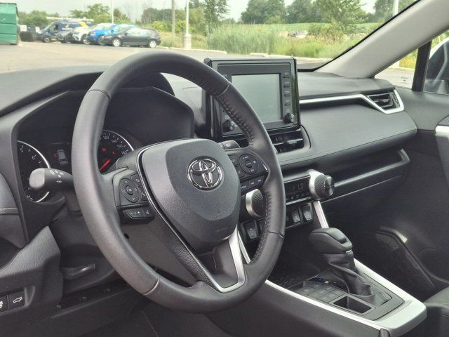 2022 Toyota RAV4 XLE AWD | Sunroof | Radar Cruise in Cars & Trucks in Guelph - Image 2
