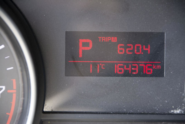 2015 KIA SEDONA LX in Cars & Trucks in Oshawa / Durham Region - Image 4