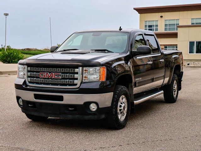 2013 GMC Sierra 2500HD SLE 6.0L in Cars & Trucks in Strathcona County - Image 4
