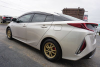 SAFETY INCLUDED LOCAL ONTARIO CAR 2ND SET WINTER ON ALLOYS Very Nice Clean Toyota Prius Hybrid PLUG-... (image 3)