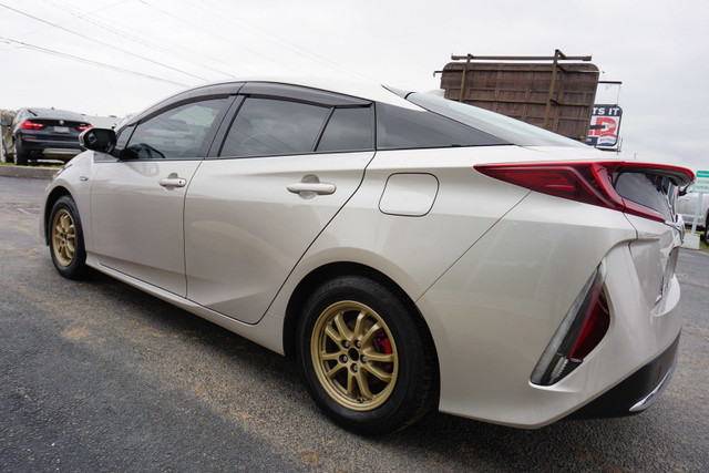 2018 Toyota Prius Prime in Cars & Trucks in Oakville / Halton Region - Image 4