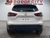 This Nissan Qashqai delivers a Regular Unleaded I-4 2.0 L/122 engine powering this Variable transmis... (image 4)