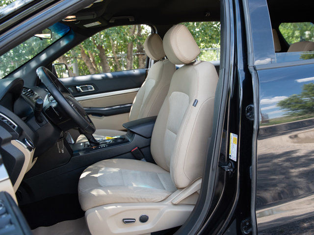 2016 Ford Explorer 6 Passenger, 2.3L Ecoboost in Cars & Trucks in Calgary - Image 2