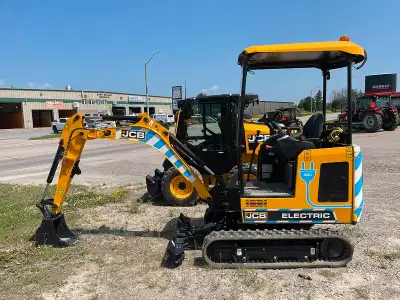 2023 JCB 19C-1E-TEC FULLY ELECTRIC MINI EXCAVATOR STOCK# A052477 48V - 19.8 kWh BATTERY 4193 POUNDS...
