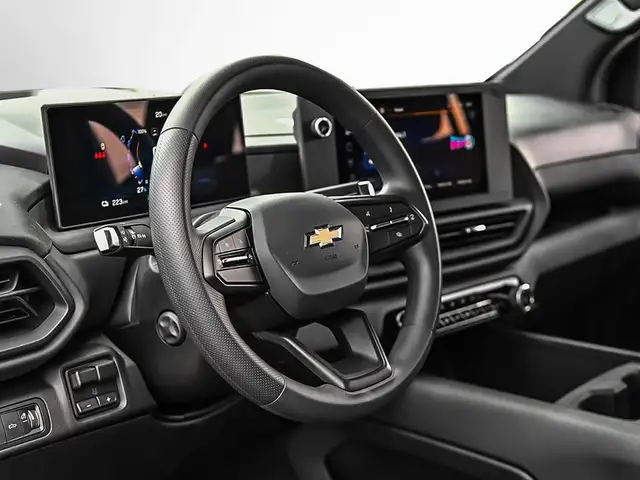 2024 Chevrolet Silverado EV 4WT in Cars & Trucks in City of Montréal - Image 13