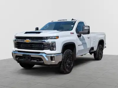 Silverado 2500HD LT 4x4 Regular with 6.6L V8 Diesel Turbocharged, Z71 Off Road, Heated Seats & Wheel...