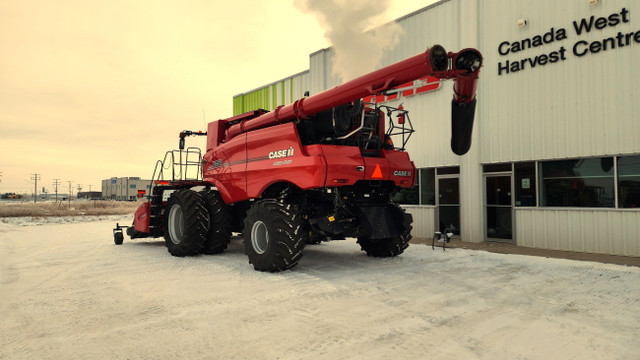 2021 Case IH 8250 in Farming Equipment in Regina - Image 2