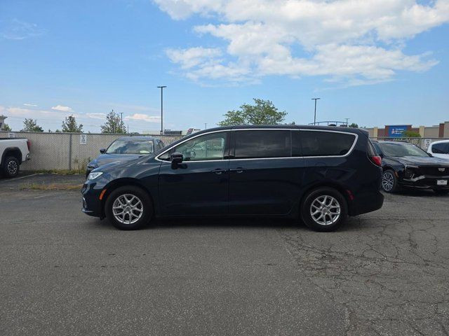 2024 Chrysler Pacifica Touring-L | Stow and Go | Heated Seats in Cars & Trucks in Windsor Region - Image 3