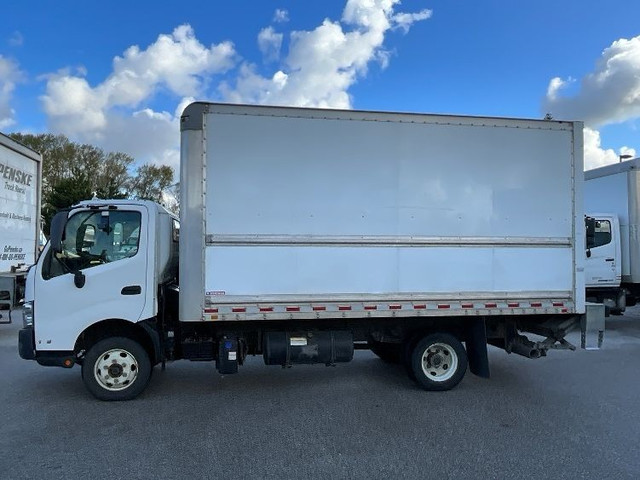 2018 Hino Truck 155 DURAPLAT in Heavy Trucks in City of Montréal - Image 2