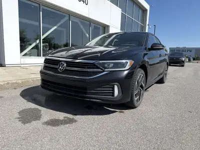 PRIX ET QUALITÉ IMBATTABLE venez découvrir notre VOLKSWAGEN JETTA 2022 HIGHLINE CUIR TOIT PANO CARPL...