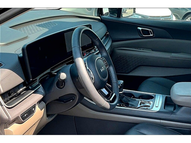 2025 Kia Carnival EX in Cars & Trucks in Barrie - Image 2